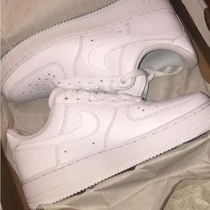 selling air forces !! came in wrong size